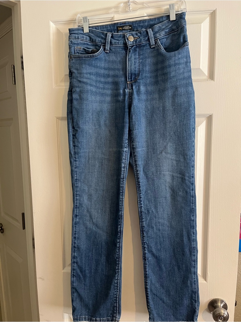 Lee Mid-Rise Straight Leg Jeans in Medium Blue